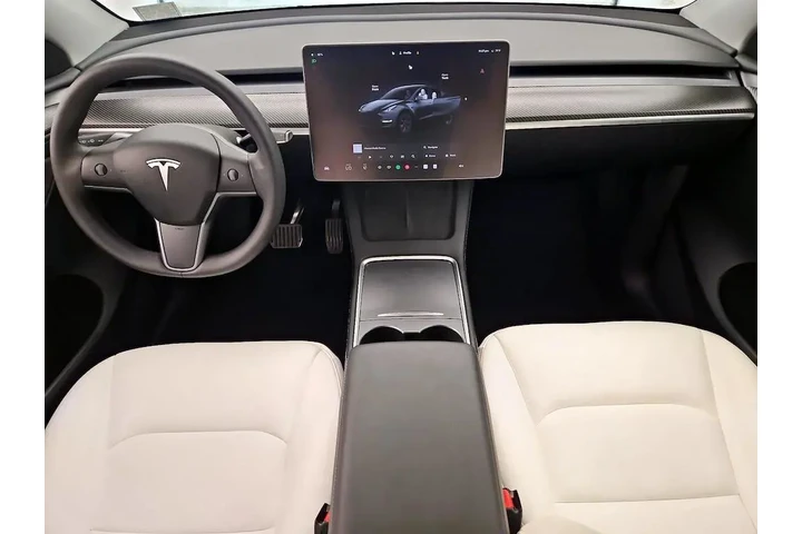 $31998 : Tesla Model Y 2023 AWD Long image 9