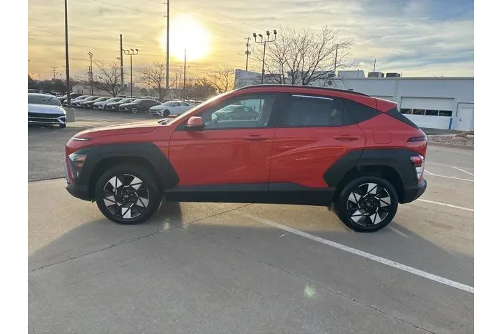 $23999 : Hyundai KONA 2025 AWD SEL 4d image 2