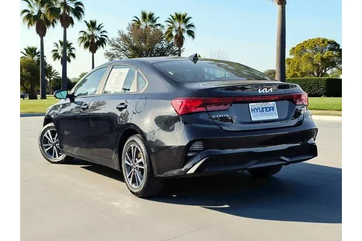 $16900 : Kia Forte 2023 LXS 4dr Sedan image 7