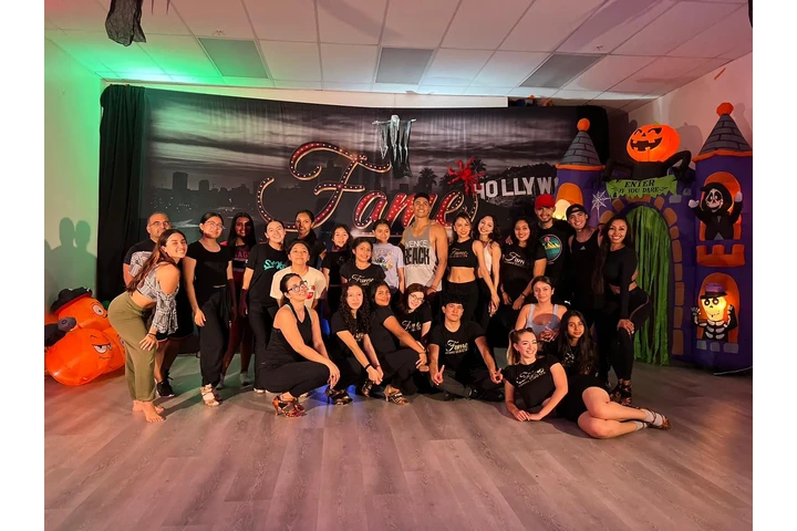 CLASES DE BAILE image 2