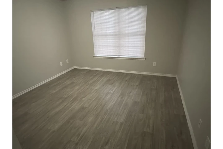 Cleaning Sevices LCC image 6