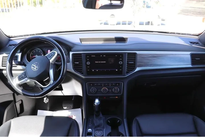 2020 Atlas Cross Sport image 2