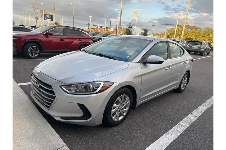 $11682 : Hyundai ELANTRA 2017 SE 4dr image 1