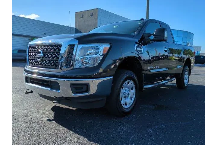 $26988 : Nissan Titan XD 2018 4x4 SV image 8