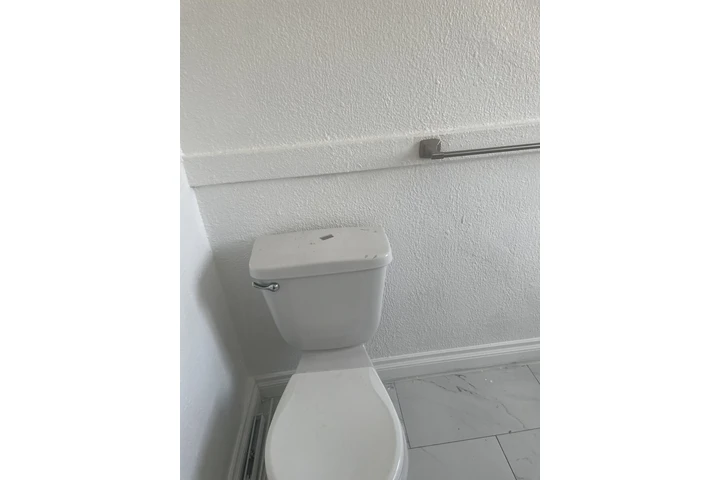 $1500 : 1317 Fedora St Los Angeles image 7