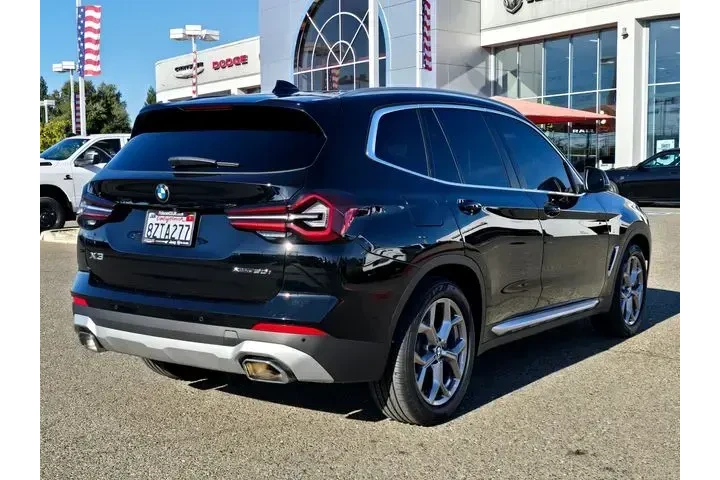 $28327 : BMW X3 2022 AWD xDrive30i 4d image 4