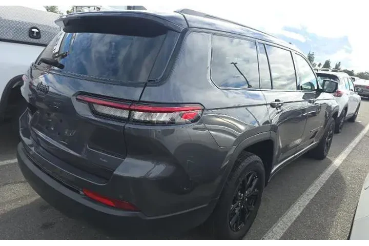 $31995 : Jeep Grand Cherokee L 2024 4 image 4
