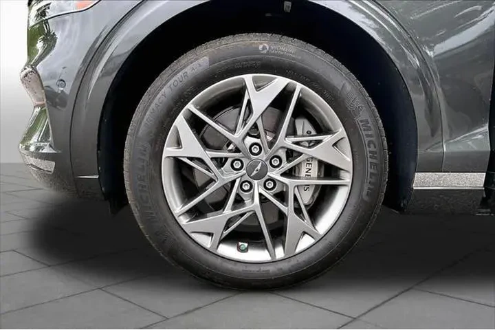 $36998 : Genesis GV70 2023 AWD 2.5T S image 10