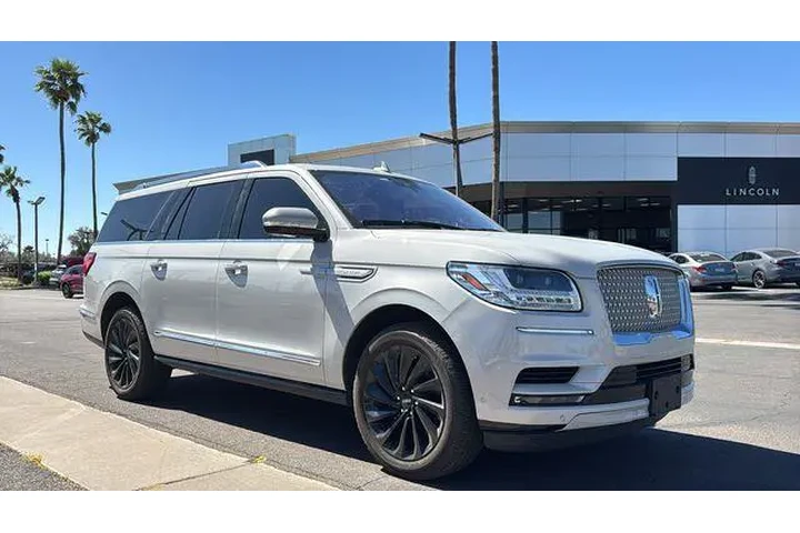 $39075 : Lincoln Navigator L 2020 4x4 image 2