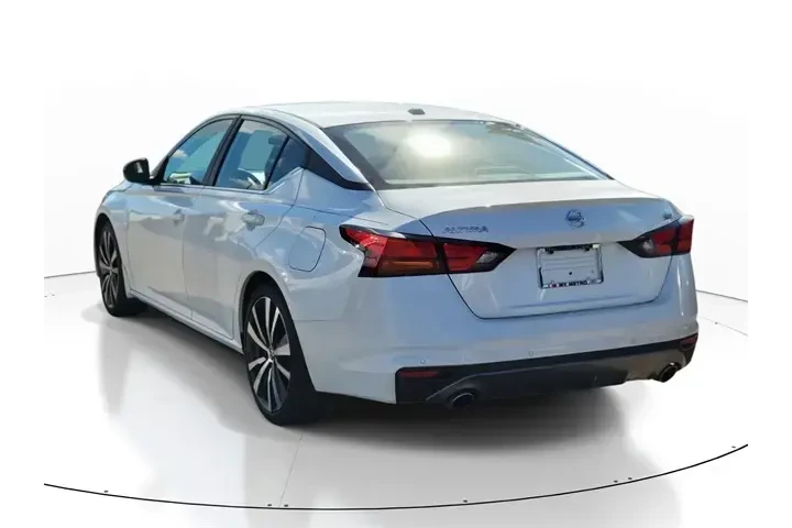 $14991 : Nissan Altima 2020 2.5 SR 4d image 3