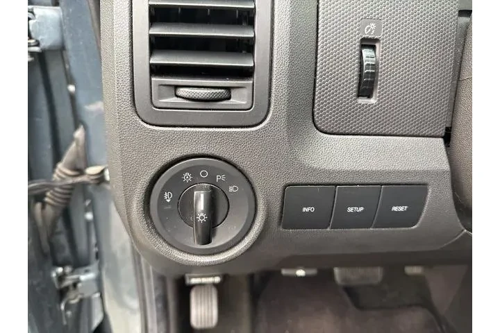 $10097 : Ford Escape 2012 AWD XLT 4dr image 10