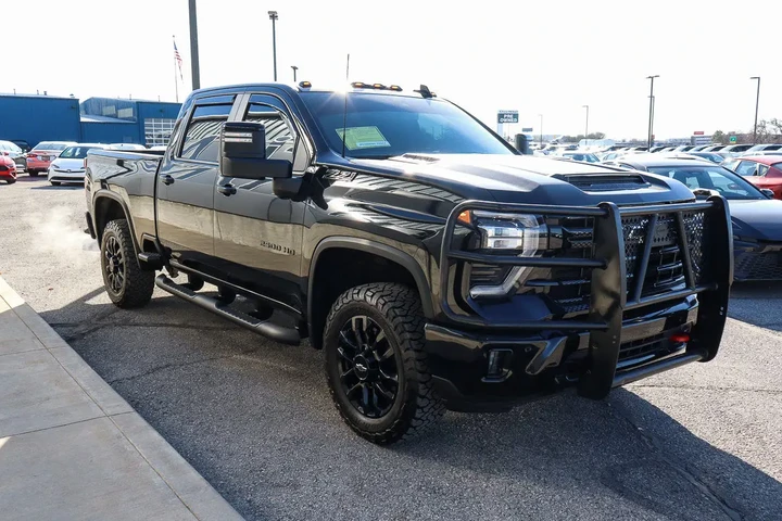 $60988 : 2025 Silverado 2500HD 4WD Cre image 3