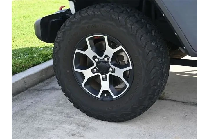 $36961 : Jeep Wrangler Unlimited 2021 image 8