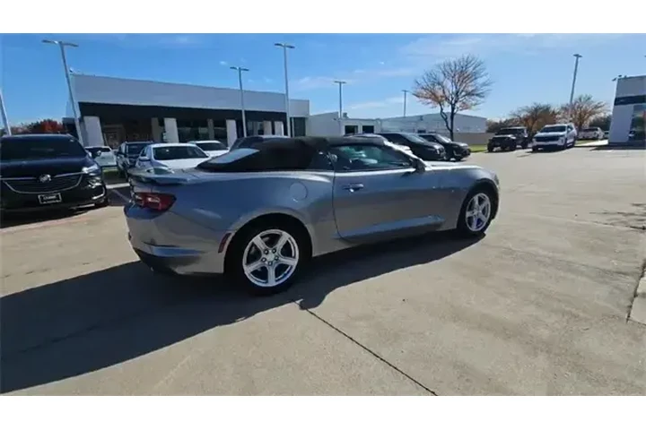 $22987 : Chevrolet Camaro 2023 LT 2dr image 8