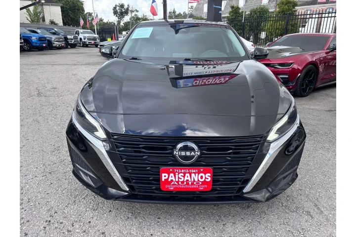 2023 Altima SV image 2