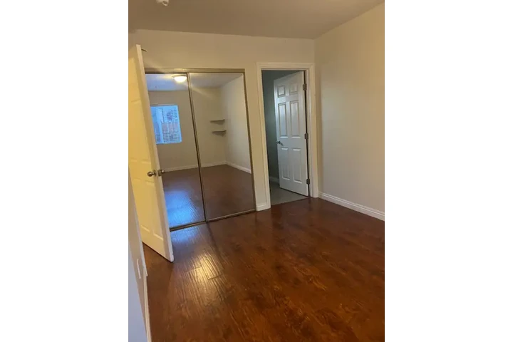 $1300 : Se Renta Cuarto En Los Angeles image 2