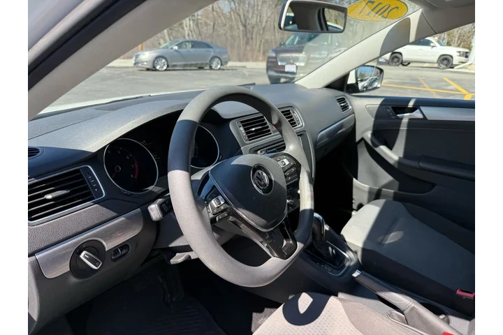 $12999 : 2017 Jetta S image 9