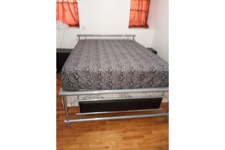 $200 : Se rentan habitaciones/Bronx image 2