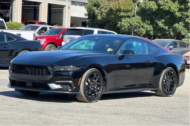 $35430 : Ford Mustang 2025 EcoBoost 2 image 8