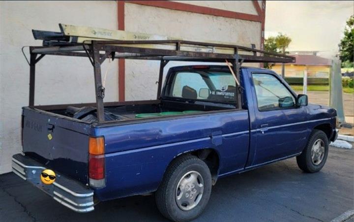 $4000 : 1996 Nissan Pickup Truck image 5