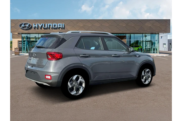 $23990 : Hyundai VENUE 2026 SEL 4dr C image 8