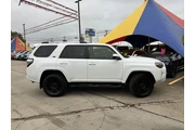 $33661 : Toyota 4Runner 2023 4x2 SR5 thumbnail
