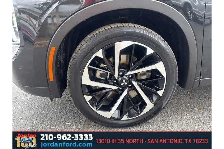 $22498 : Mitsubishi Outlander 2023 AW image 4