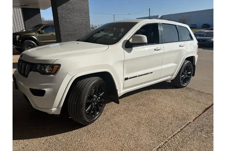 $20737 : Jeep Grand Cherokee WK 2022 image 2