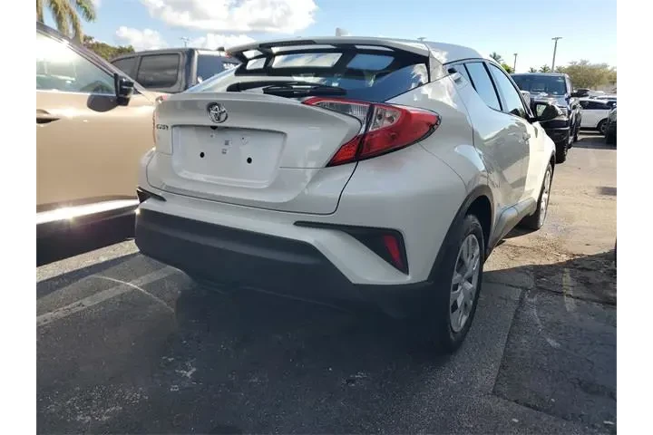 $16490 : Toyota C-HR 2020 LE 4dr Cros image 3