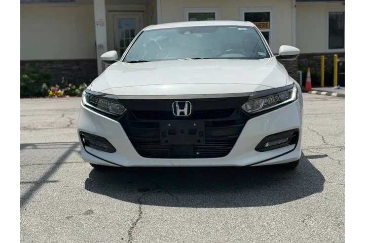 2019 Accord Sport image 10