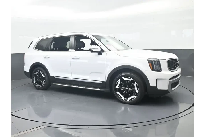 $29991 : Kia Telluride 2024 S 4dr SUV image 8