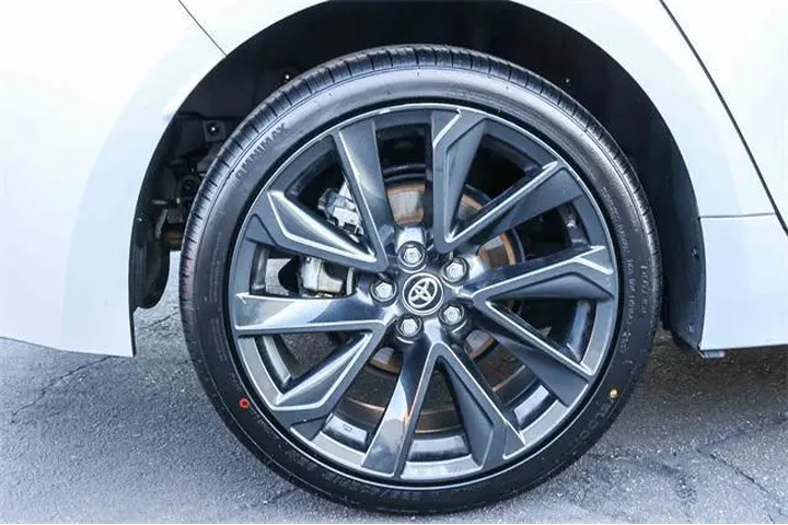 $18199 : Toyota Corolla Hybrid 2024 S image 8