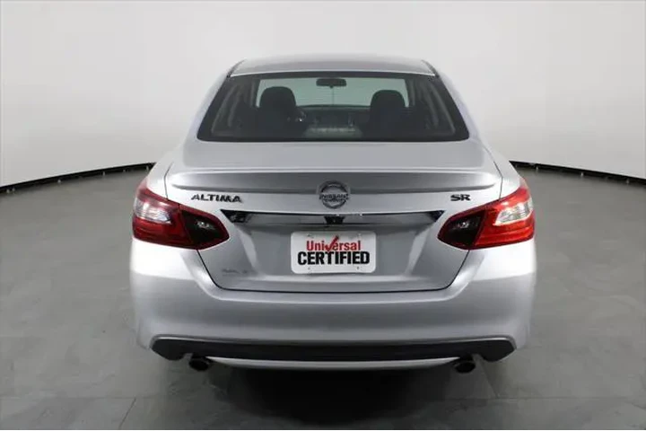 $9732 : Nissan Altima 2017 2.5 SR 4d image 10