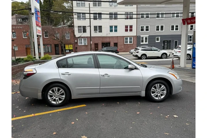 $7995 : 2012 Altima 2.5 SL image 6