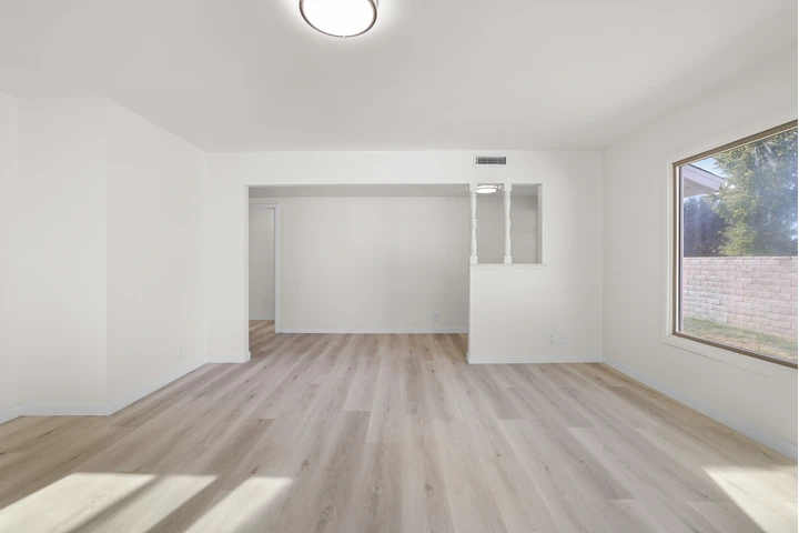 $3490 : Casa 3R/1B Winnetka 91306 image 1