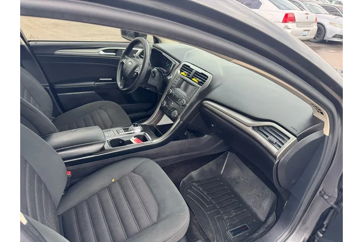 $6980 : 2017 Fusion SE FWD image 9