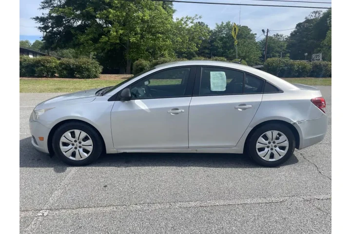 $12000 : 2013 Cruze LS Auto image 5