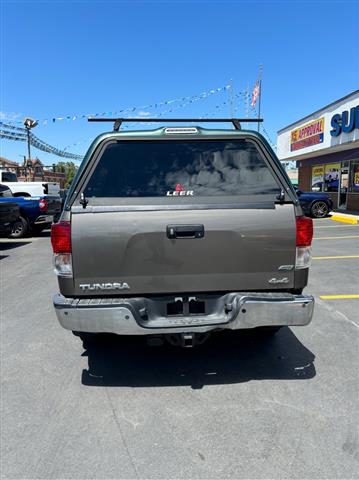 2010 Tundra 4WD Truck CrewMax image 4