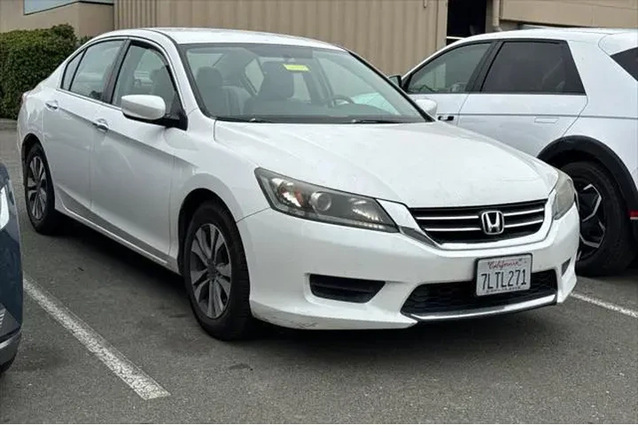 $14990 : Honda Accord 2015 LX 4dr Sed image 2
