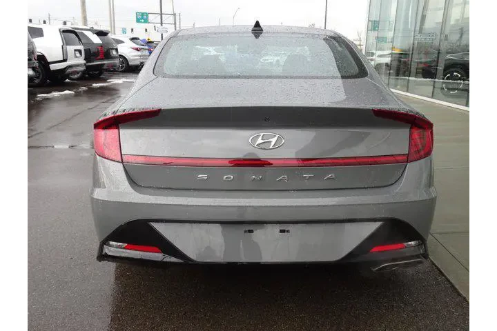 $20835 : Hyundai SONATA 2023 SEL 4dr image 4