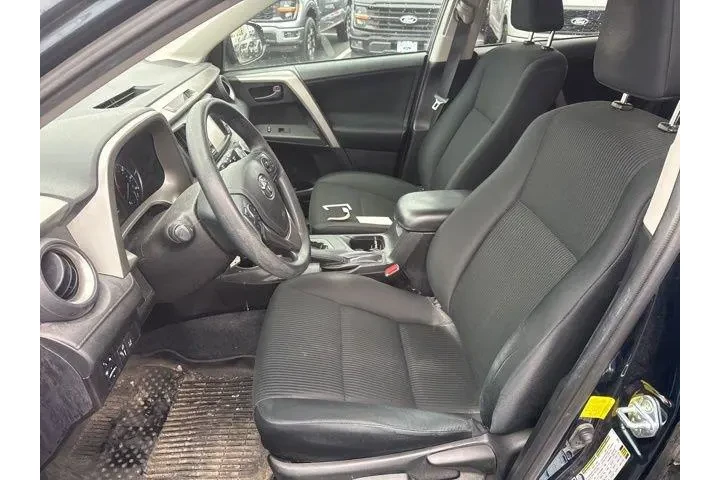 $18000 : Toyota RAV4 2017 AWD LE 4dr image 8