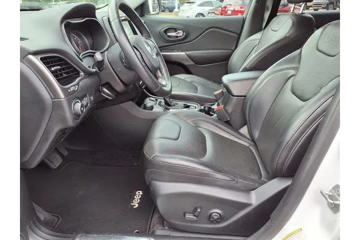 Jeep Cherokee 2019 4x4 High image 3