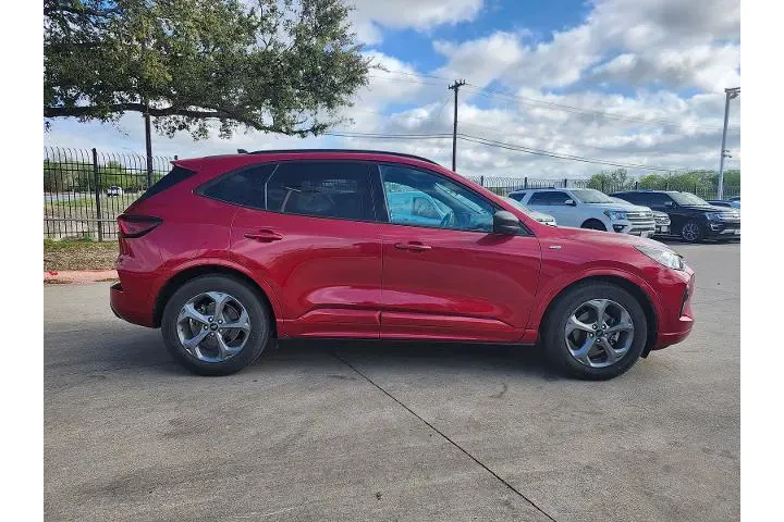$20981 : Ford Escape 2023 ST-Line 4dr image 2
