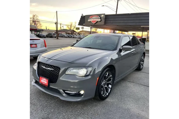 $18995 : 2018 300 S image 3