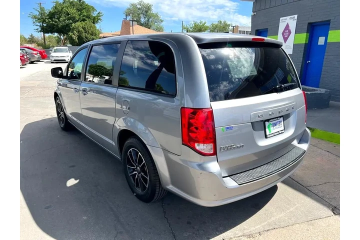 2018 Grand Caravan SE image 7