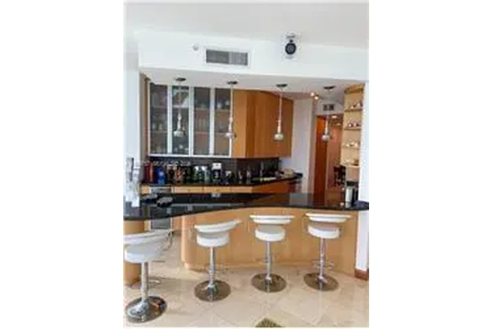 $8500 : Rental property with 3 bedro image 9