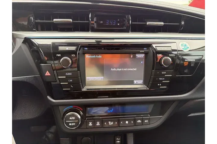 $13000 : Toyota Corolla 2015 S 4dr Se image 10