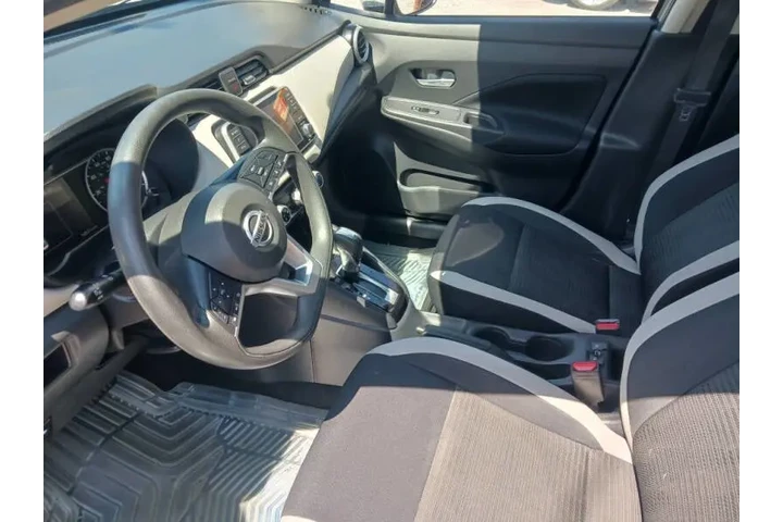 $11800 : 2021 Versa SV image 5