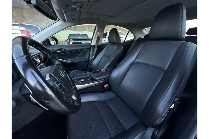 $19750 : Lexus IS 200t 2016 4dr Sedan image 4