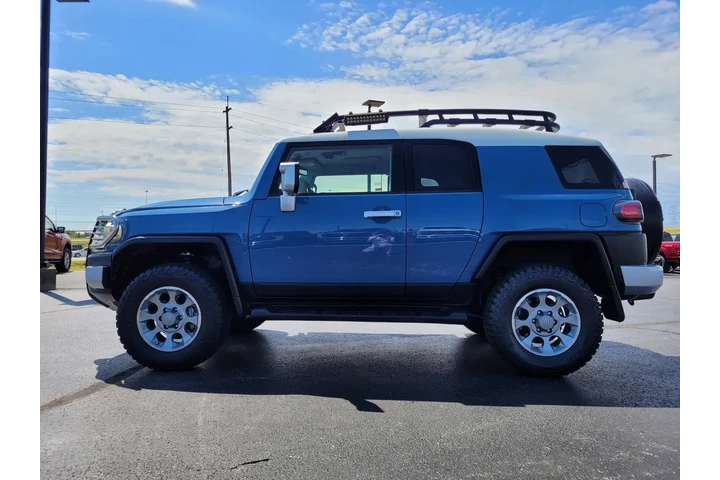 $25997 : Toyota FJ Cruiser 2013 4x4 4 image 7